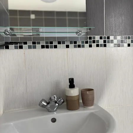 Maison Cosy Avec Cour Privée Apartamento