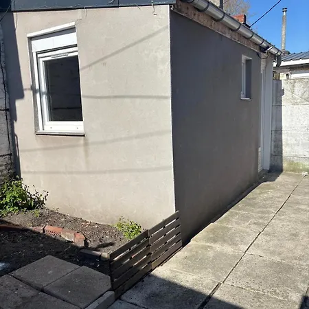 Maison Cosy Avec Cour Privee Апартаменты *